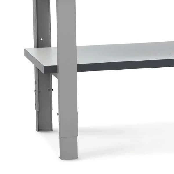 Underhylle HPL til verkstedbenker · 1500 · Bordplater · 800 · 1500 x 585 · 40 · Lys grå · Høytrykkslaminat · Mørk grå ABS · 1500 x 800 · 50