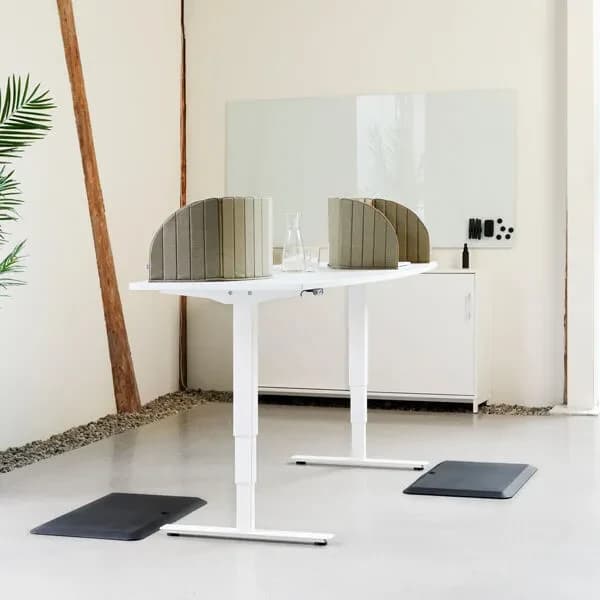 Stand & Balance · 710 x 530 · Matte 710 x 530 mm